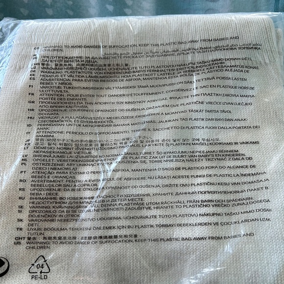 H&M light crewneck light sweater - Picture 6 of 6